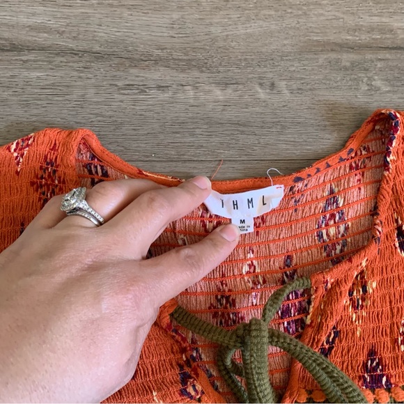 EUC THML size Medium Smocked Yoke Knit Top 031424 - Picture 4 of 8